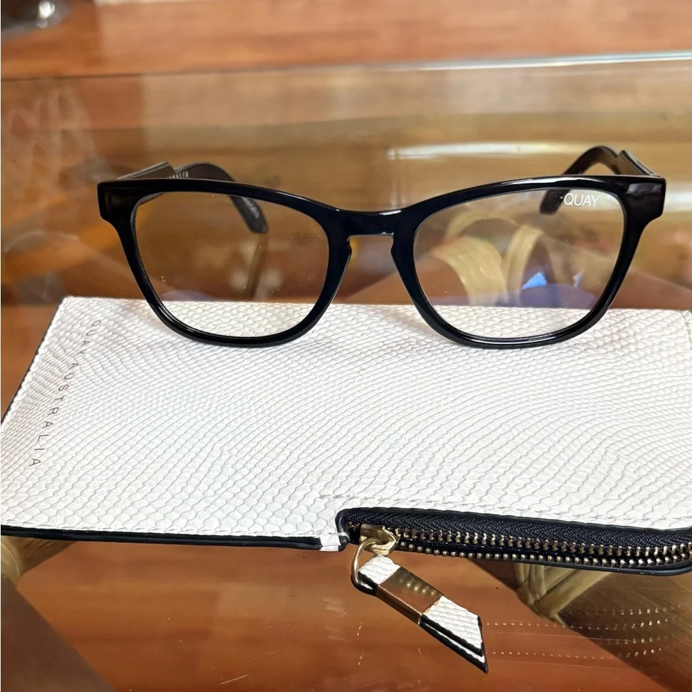 Quay Stylish Black Eyeglasses NWOT